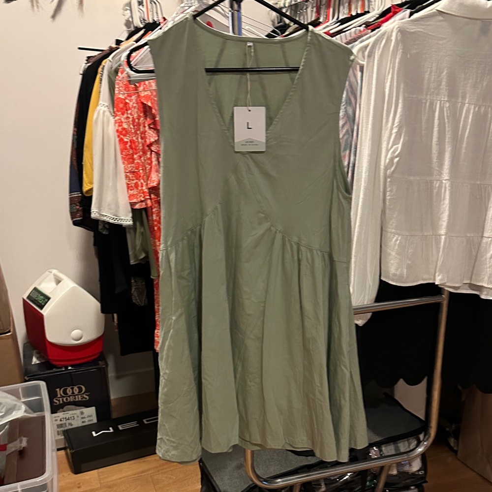 Green Sleeveless Dress